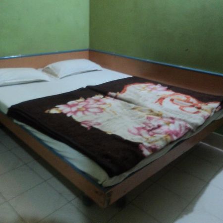فاراناسي Hotel Jyoti المظهر الخارجي الصورة